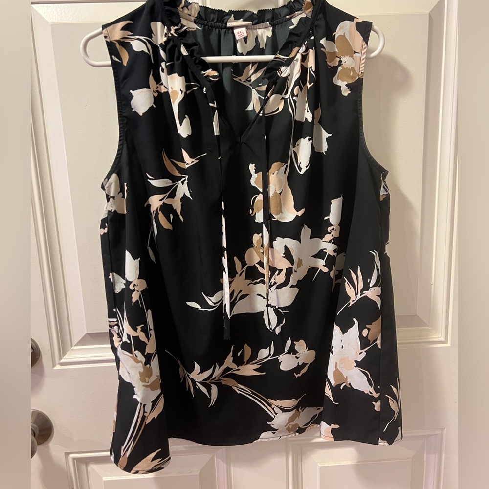 Merona Tan and White Sleeveless Pleated Blouse